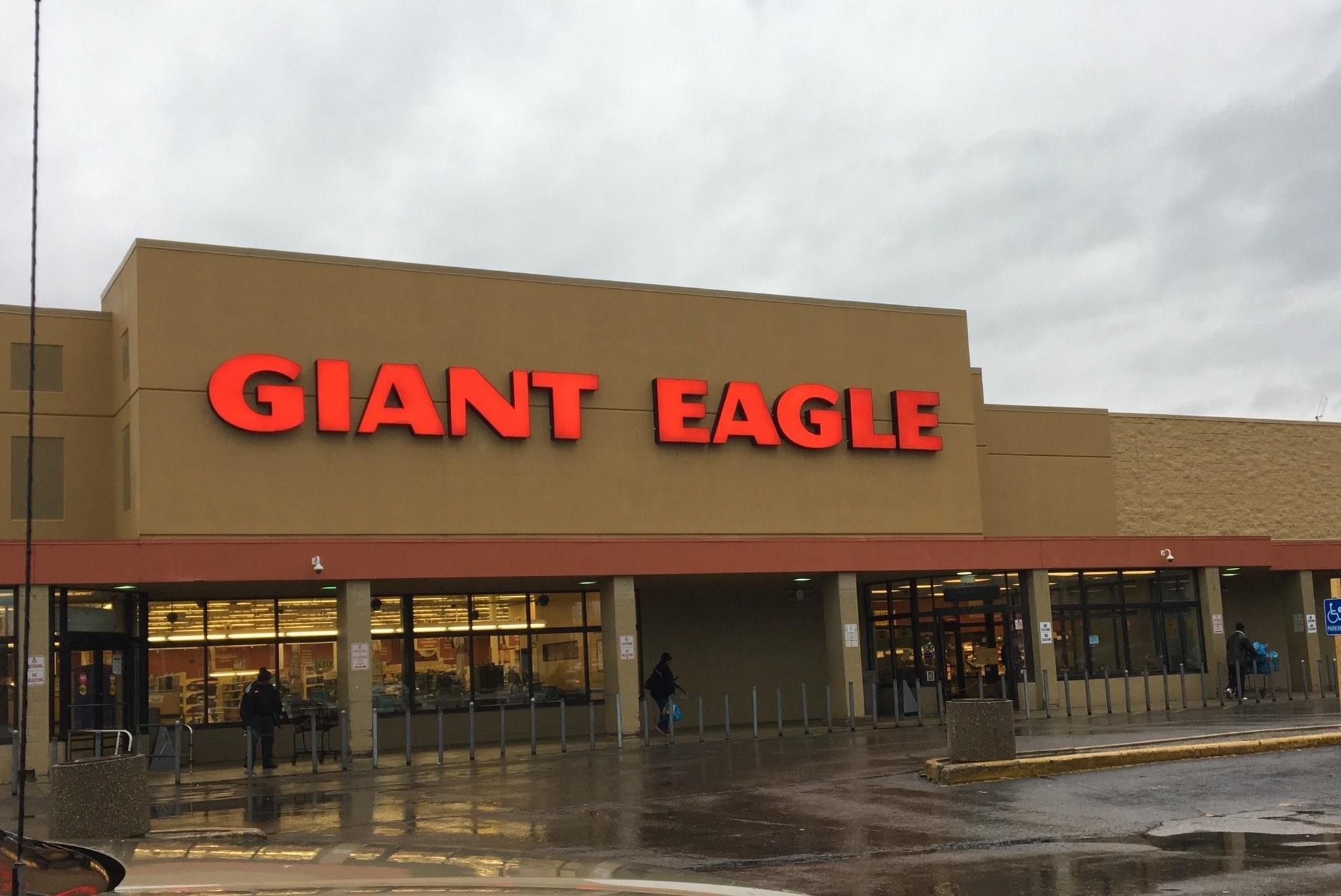 giant eagle near me