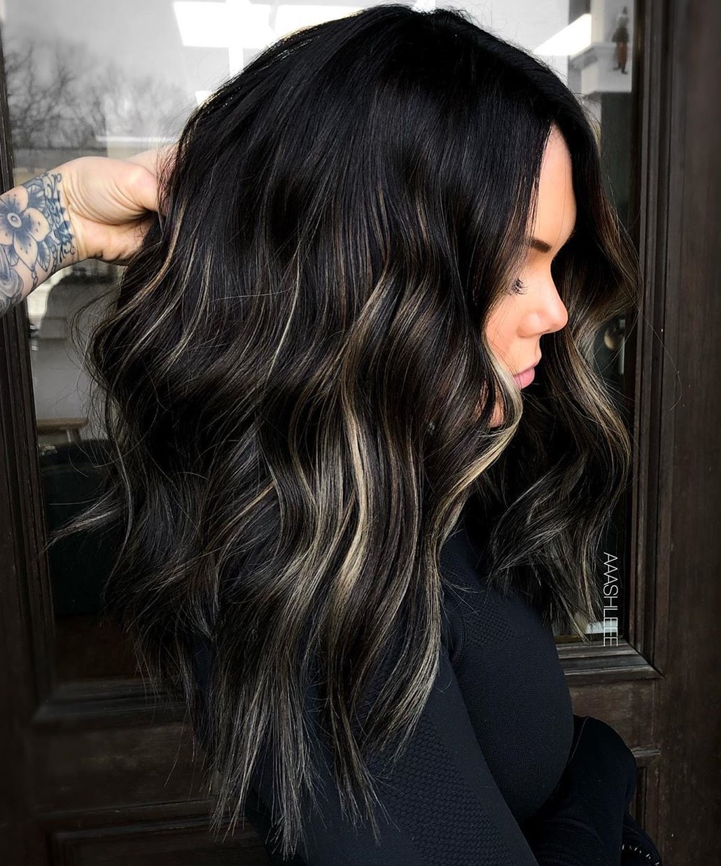 hair color black and blonde highlights