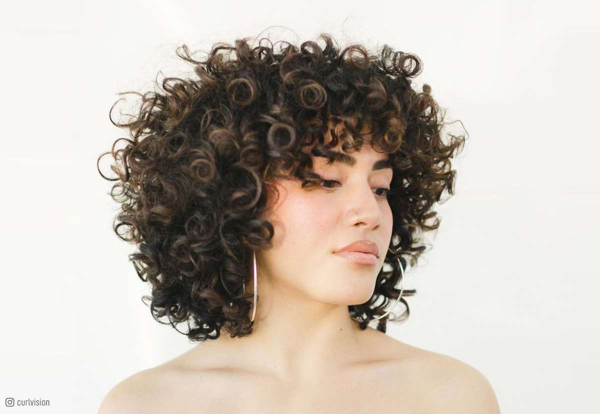 hairstyles for short curly hair female