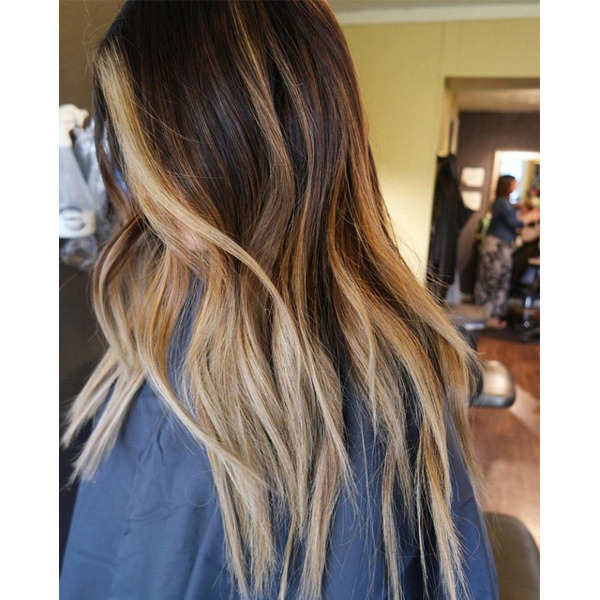 high contrast balayage money piece hair