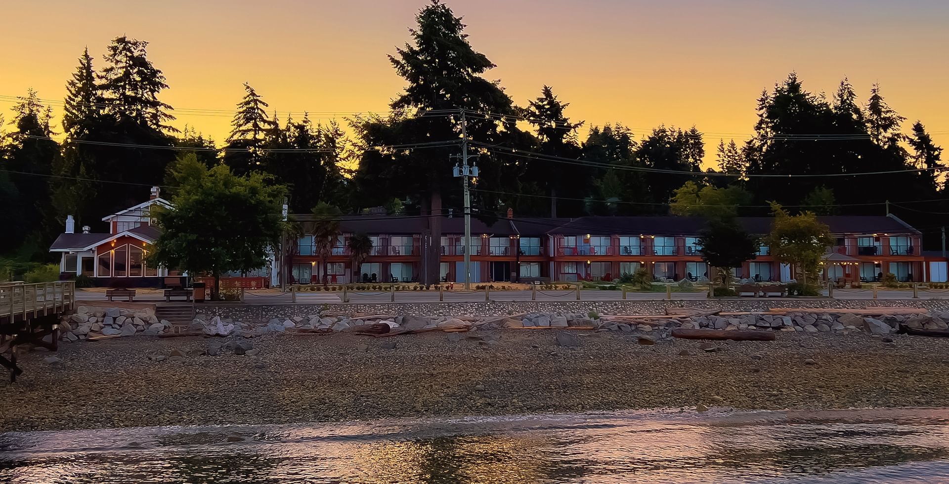 hotels near sechelt bc