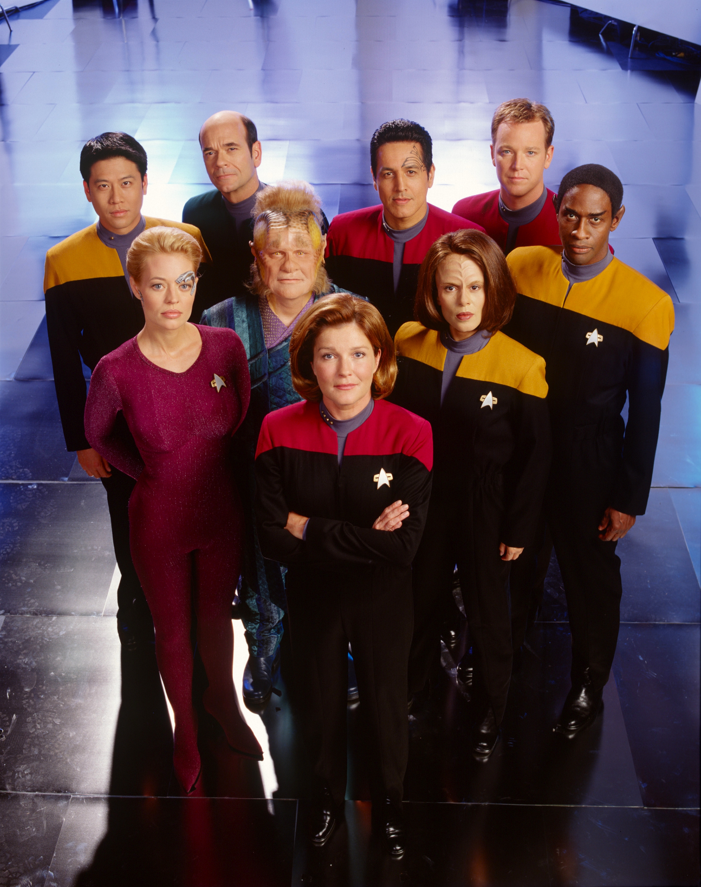 how many seasons in star trek voyager