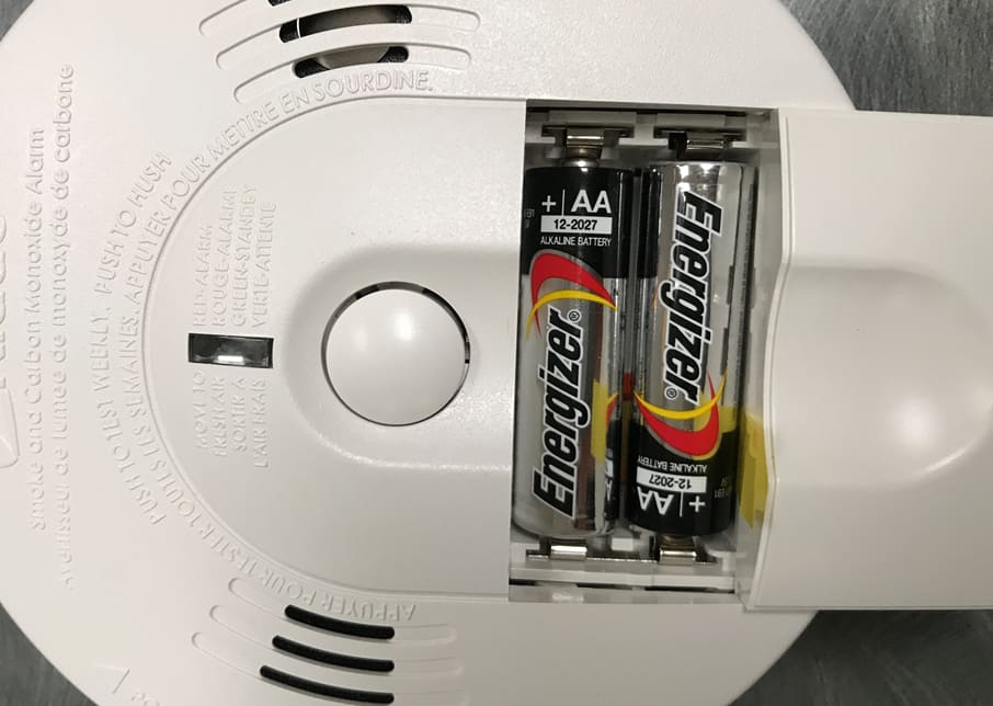 how to change battery on a kidde smoke detector