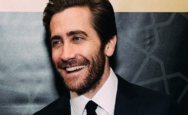 jake gyllenhaal handsome