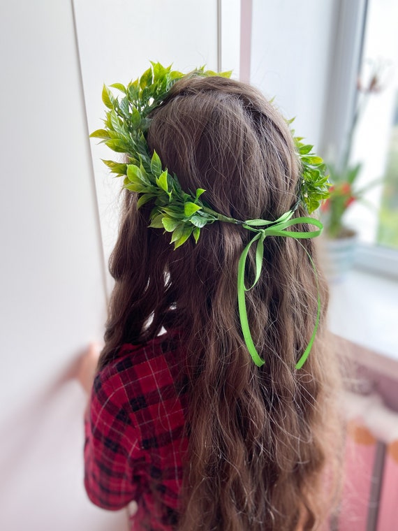 laurel wreath crown