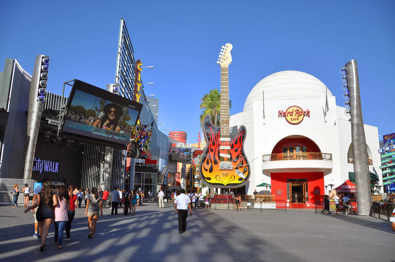 least crowded days at universal studios hollywood