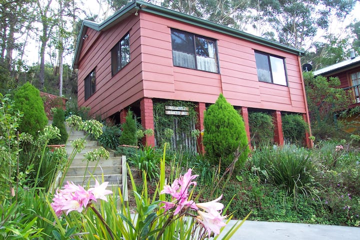 leura country cottage