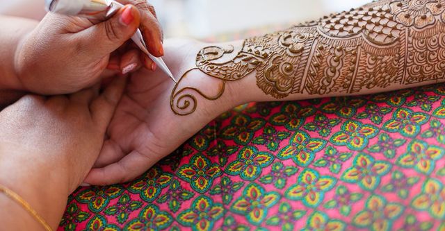 mehndi applying near me