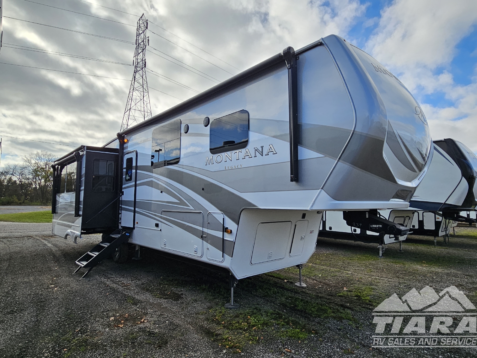 montana legacy fifth wheel