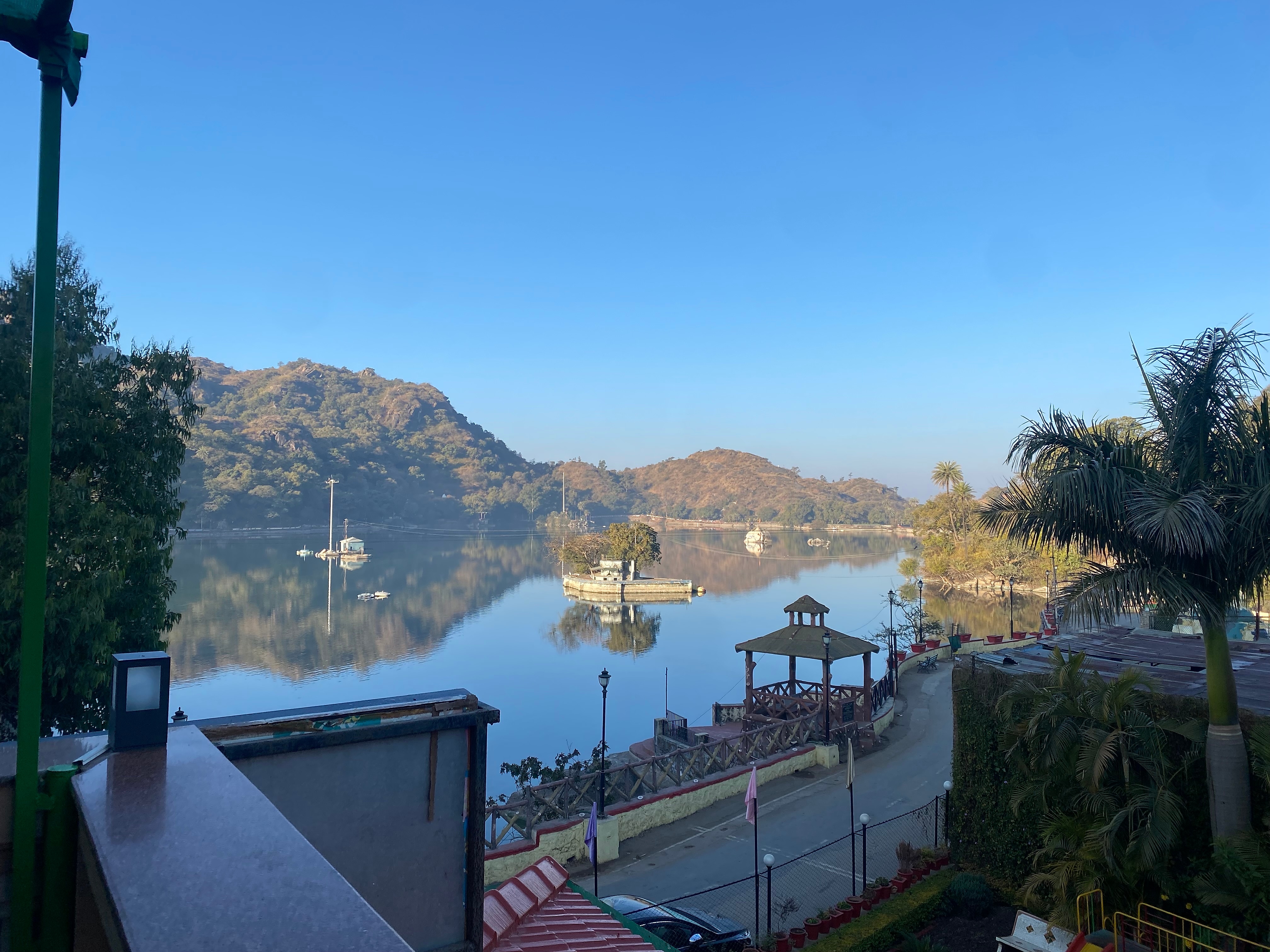 nakki lake mount abu hotel