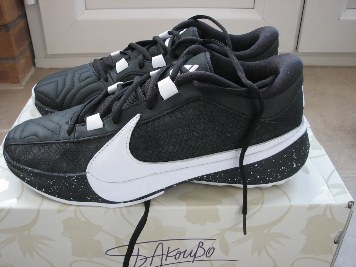 nike trainers mens size 10