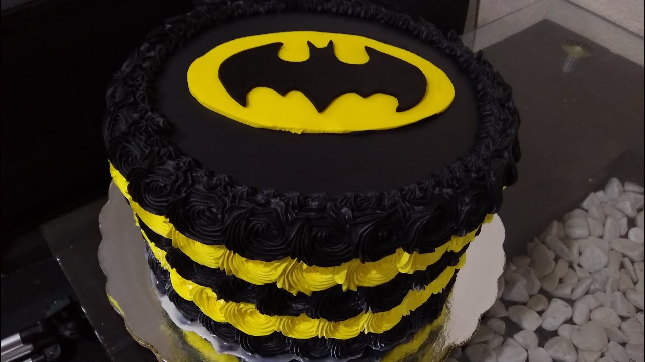 pastel de batman en crema