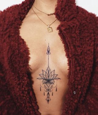 pecho tatuajes para mujer