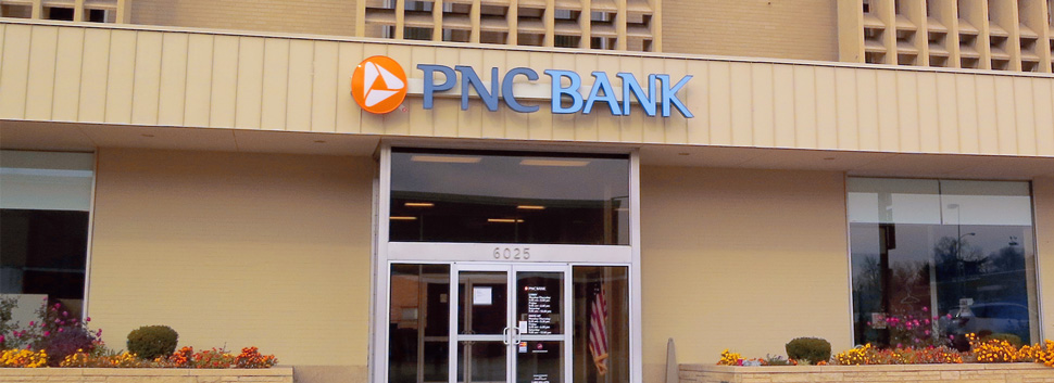 pnc hours today near me