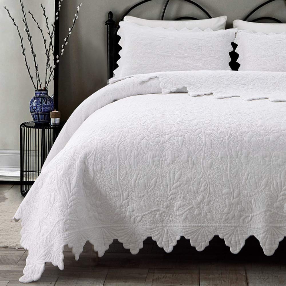 queen size white bedspread