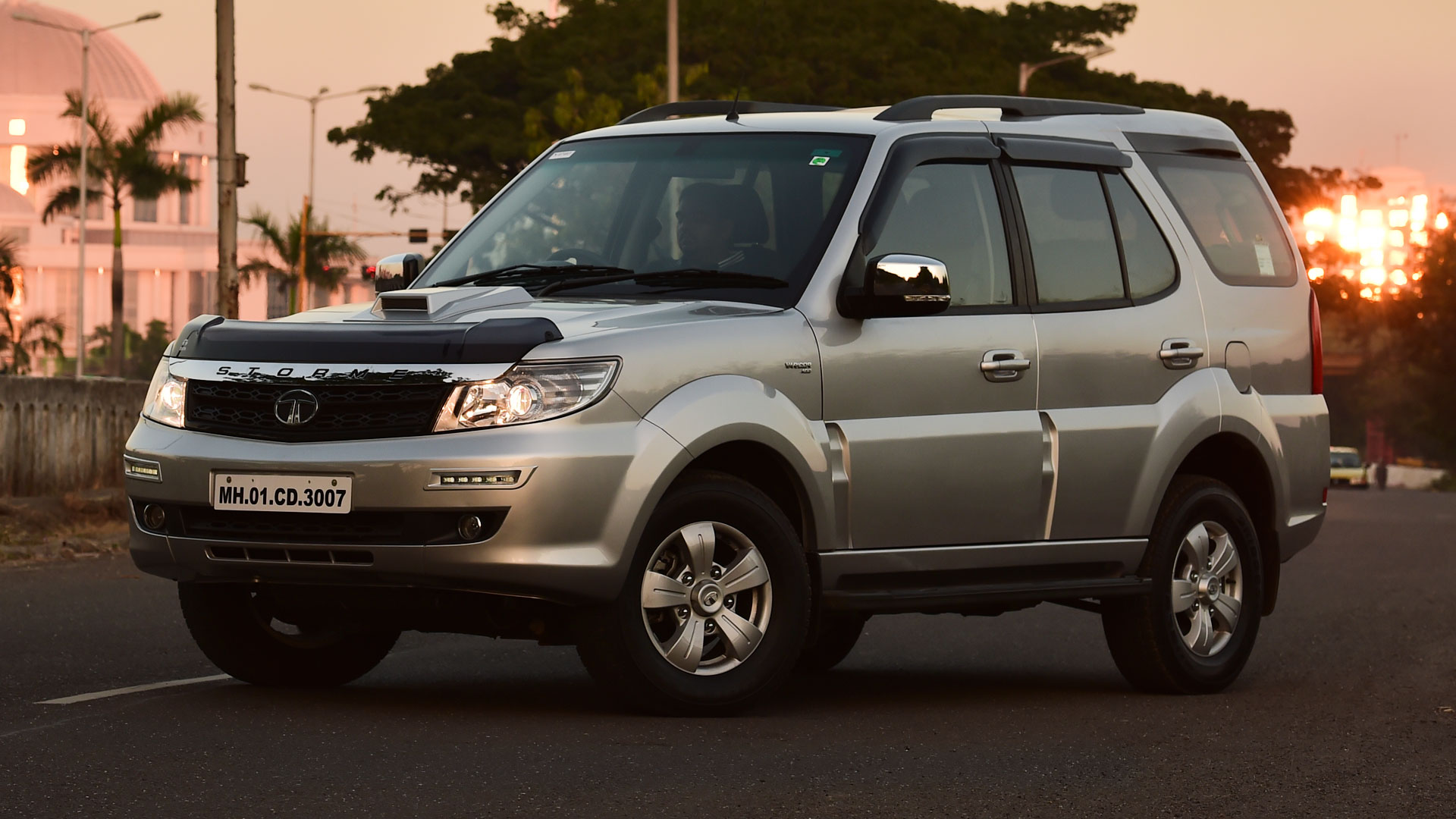 safari storme ex price