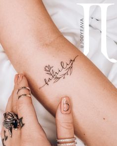 tatuajes antebrazo mujer pequeños