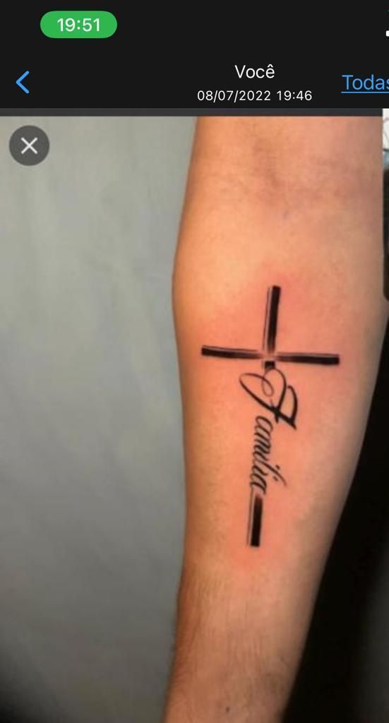 tatuajes de cruz con nombres