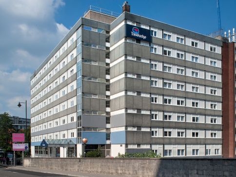 travelodge manchester central arena