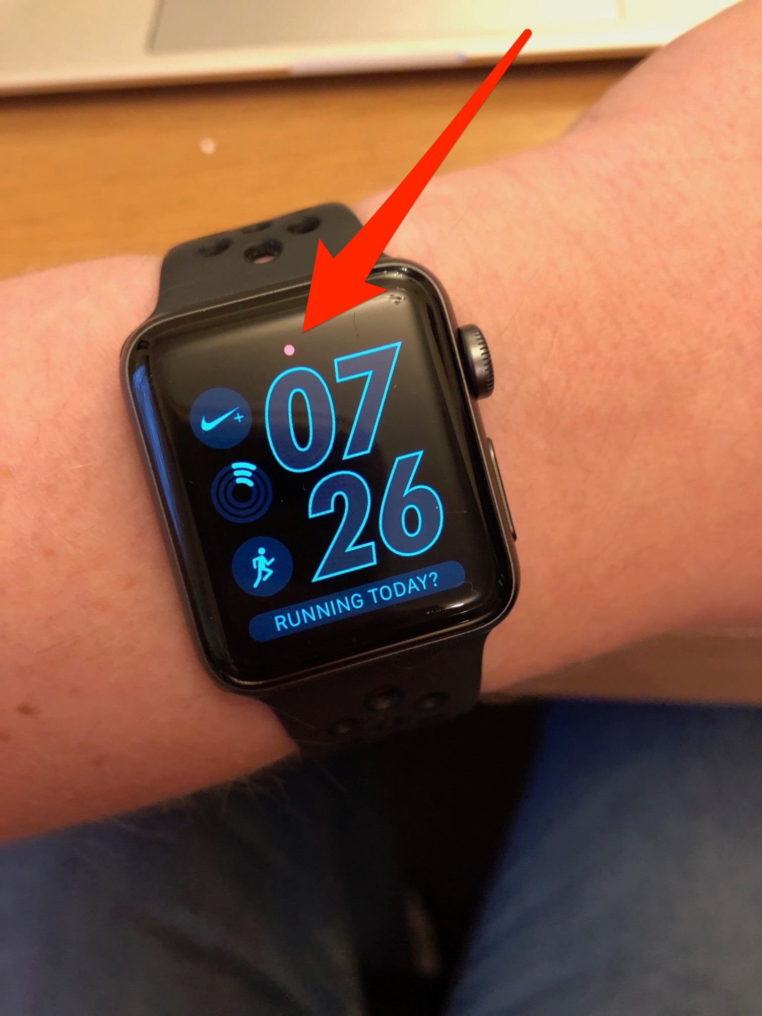 what does the red dot mean on the apple watch