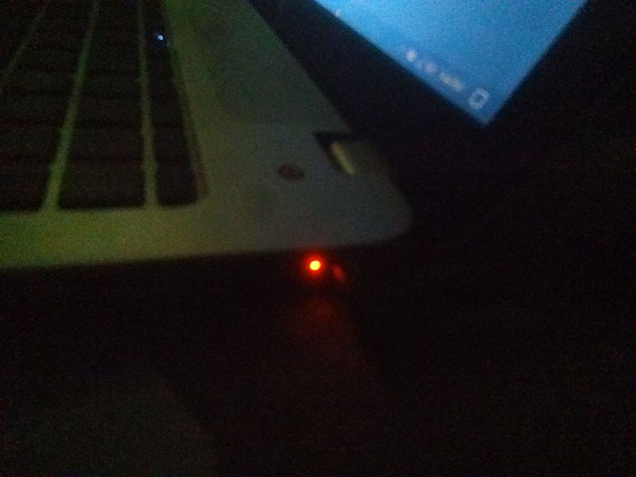 why does my toshiba a6 battery light keep blinking