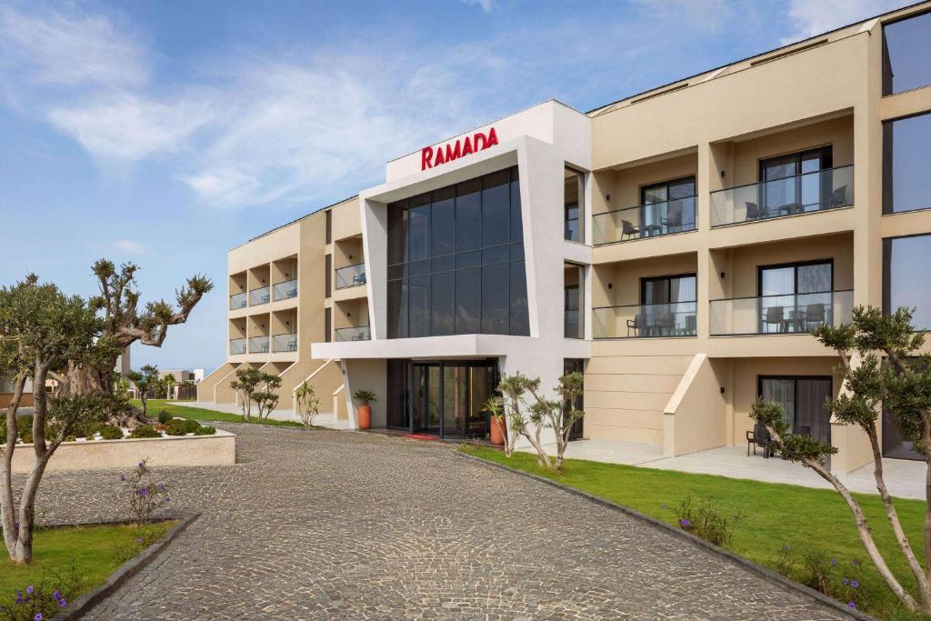 çeşme ramada otel